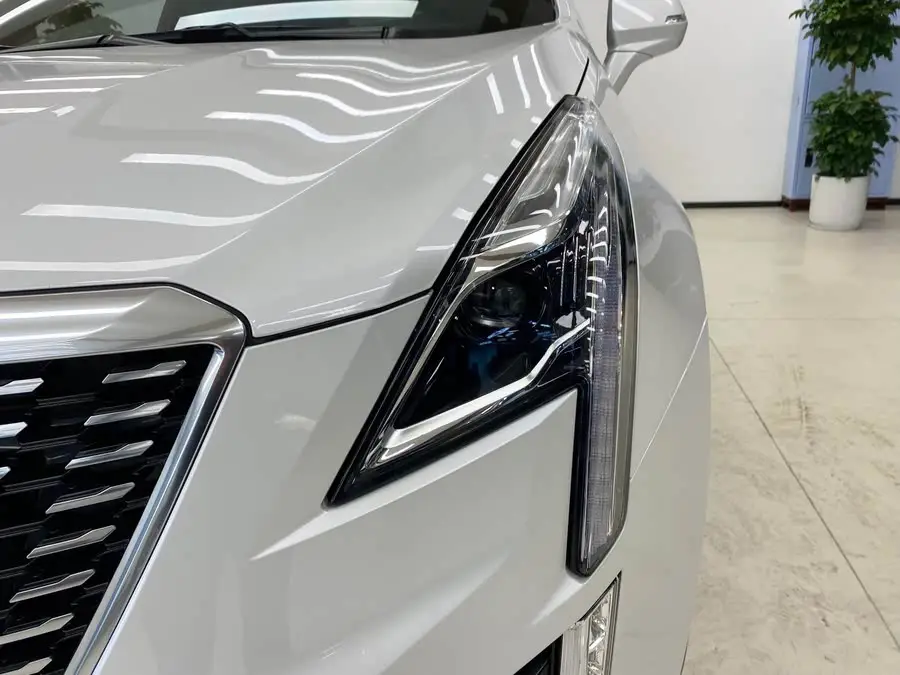 كاديلاك XT5 2022 2.0T فاخرة 2WD