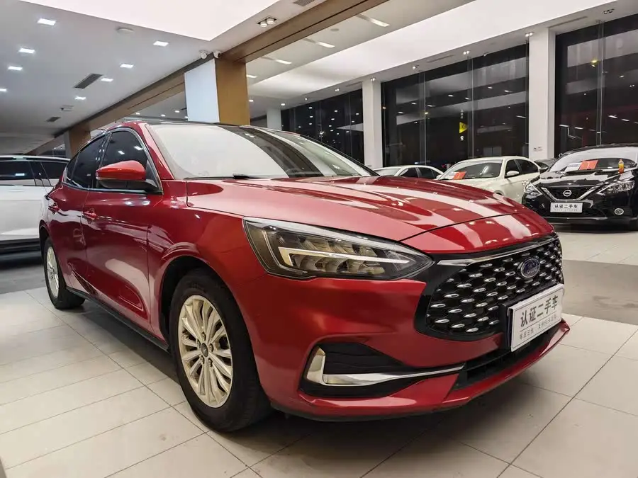 فورد فوكس 2021 سيدان إيكوبوست 180 أوتوماتيكي تريند