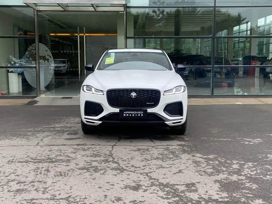 Jaguar F-PACE 2024 P250 R-Dynamic SE