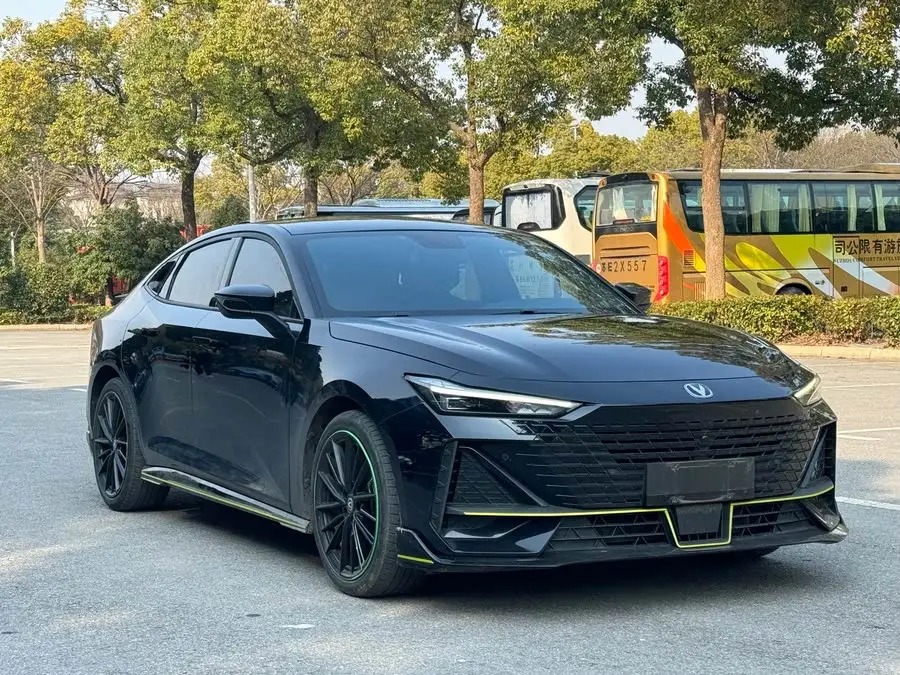 شانجان UNI-V 2022 1.5T الممتازة