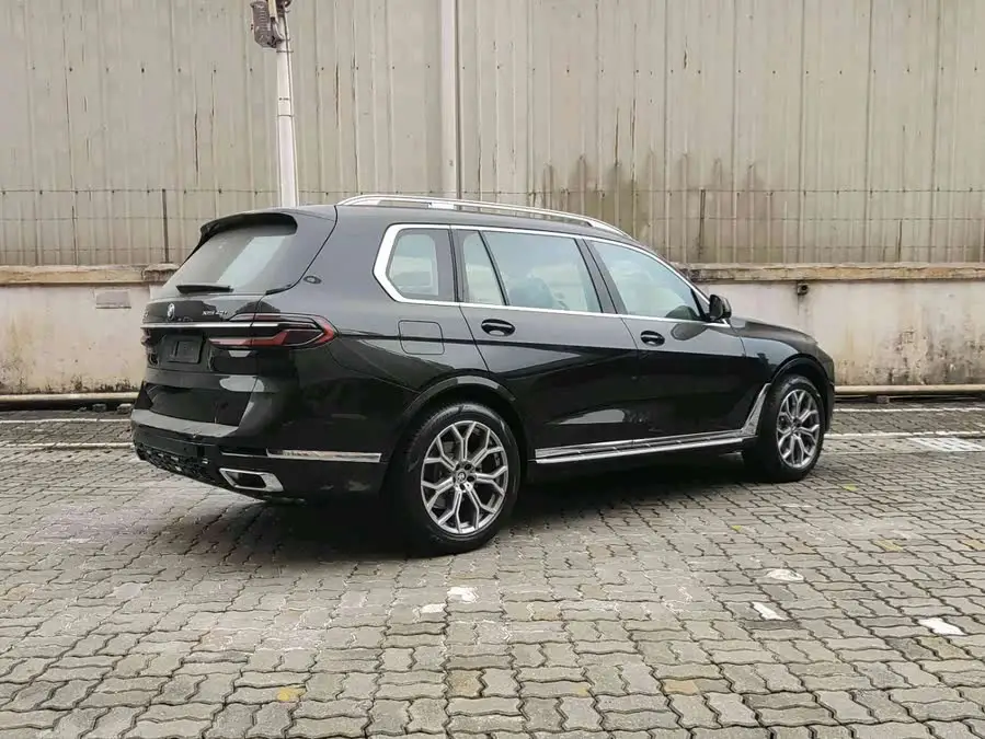 بي إم دبليو X7 2024 xDrive40i حزمة الفخامة