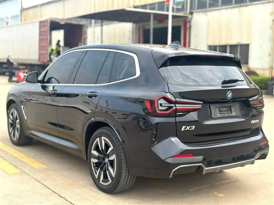 BMW iX3 2023 Leading Model