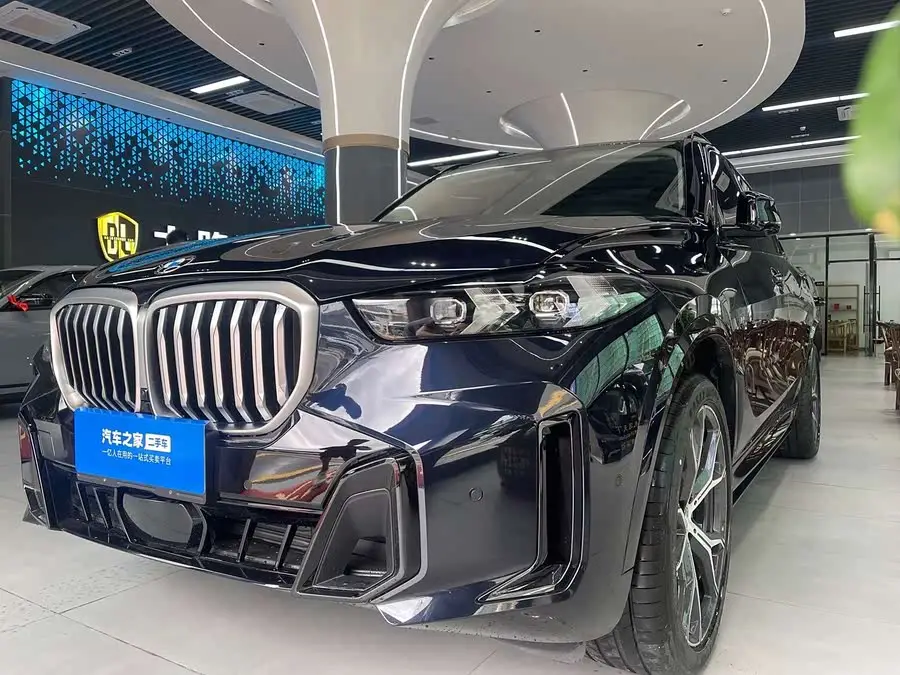 بي إم دبليو X5 2023 xDrive 30Li الفاخرة M حزمة رياضية ليلية