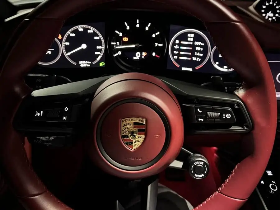 بورش 911 2023 كاريرا 3.0T