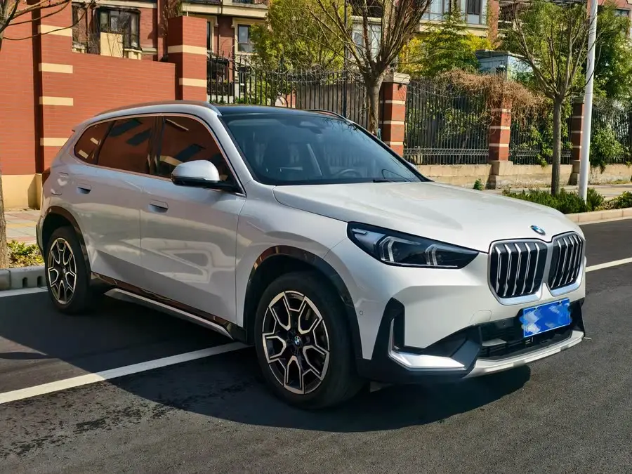 بي إم دبليو X1 2023 sDrive25Li حزمة تصميم X