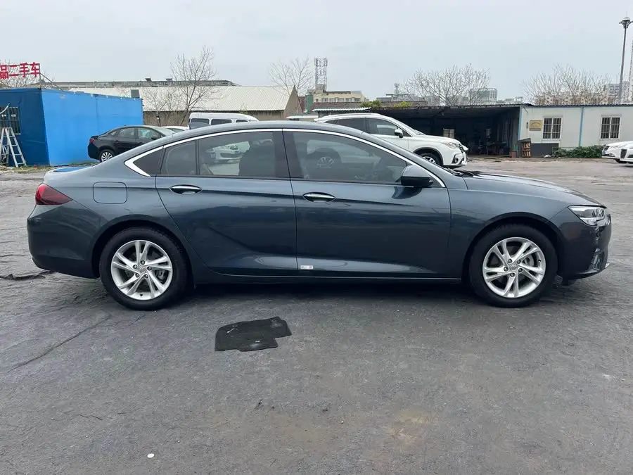 بيوك ريجال 2021 552T النخبة