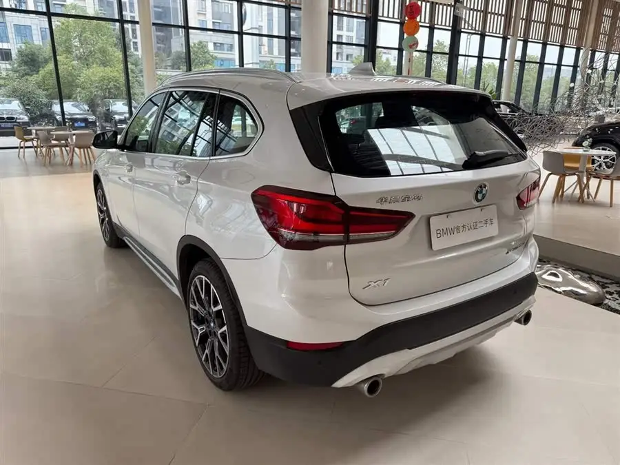 بي إم دبليو X1 2022 xDrive25Li الفئة الفاخرة