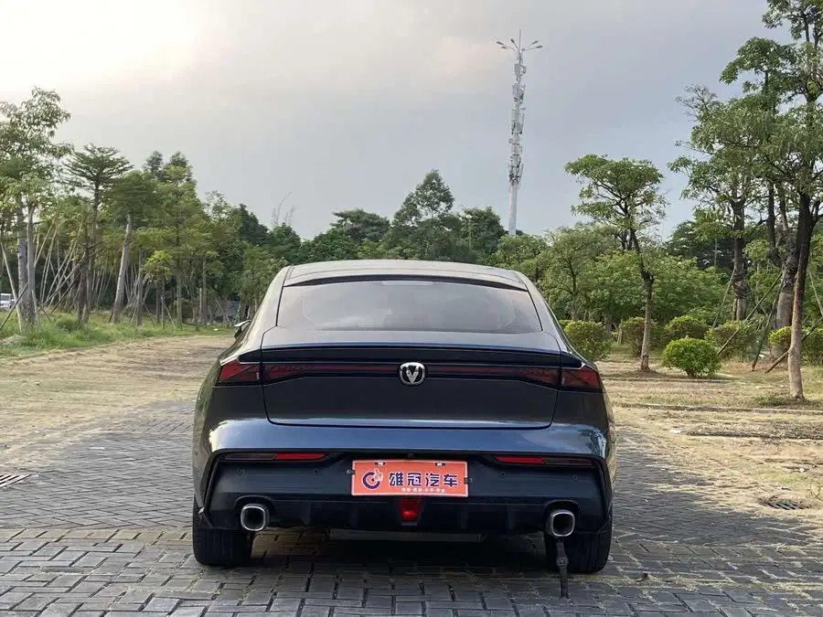 Changan UNI-V 2022 1.5T Deluxe