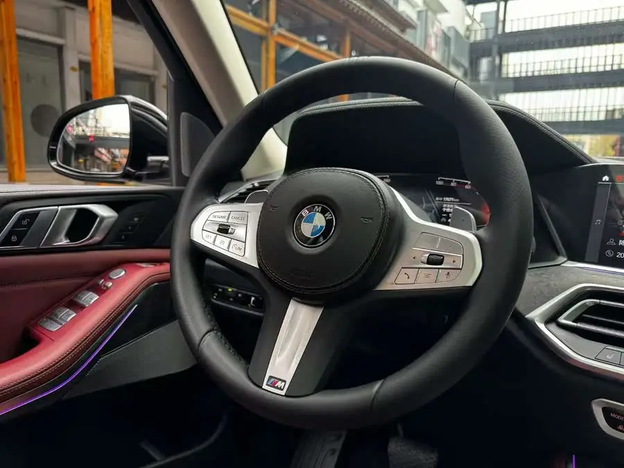 بي إم دبليو X5 2022 xDrive 30Li حزمة M الرياضية الفاخرة