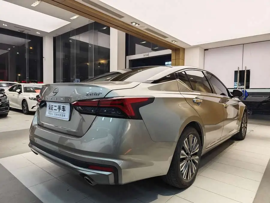 تيانا 2022 طراز 2.0L XL-TLS إصدار المتعة