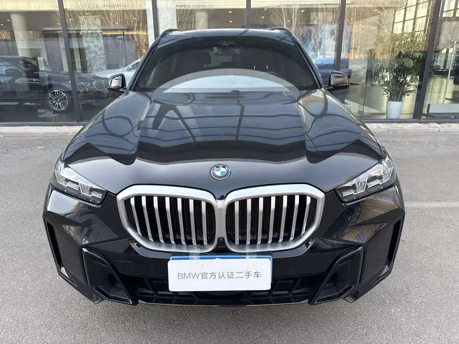 بي إم دبليو X5 2023 xDrive 40Li حزمة M الرياضية الليلية الحصرية