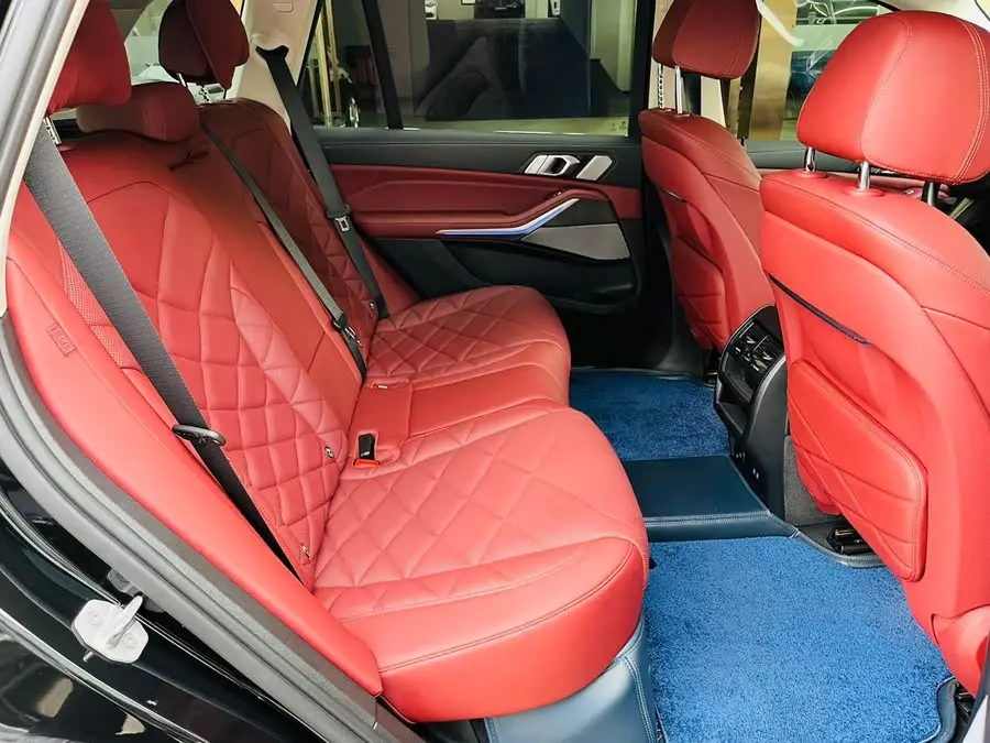 بي إم دبليو X5 2022 xDrive 30Li حزمة سبورت M الفاخرة