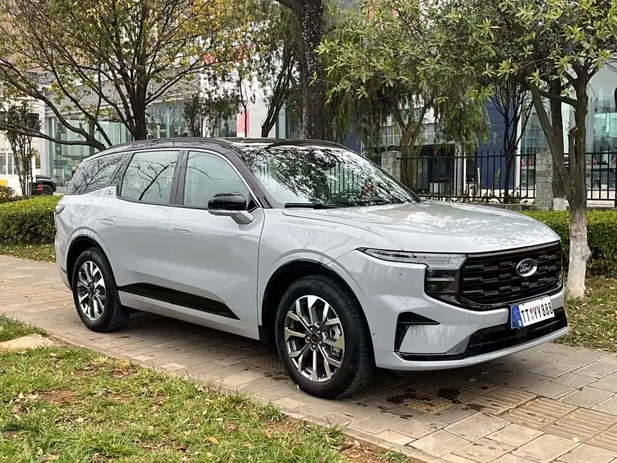 2023 Ford Edge L 2.0T EcoBoost E Hybrid AWD Seven-Seater Supreme