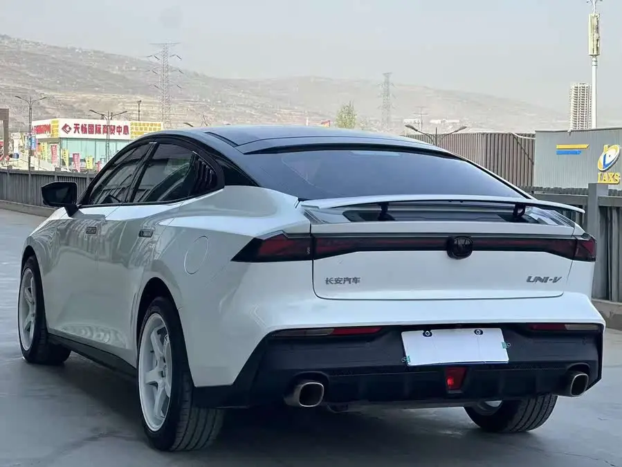 Changan UNI-V 2023 1.5T Premium