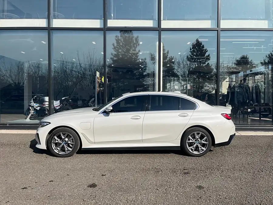 BMW i3 2022 eDrive 35 L