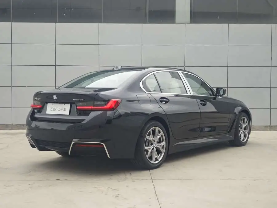 بي إم دبليو i3 2024 eDrive 35 L