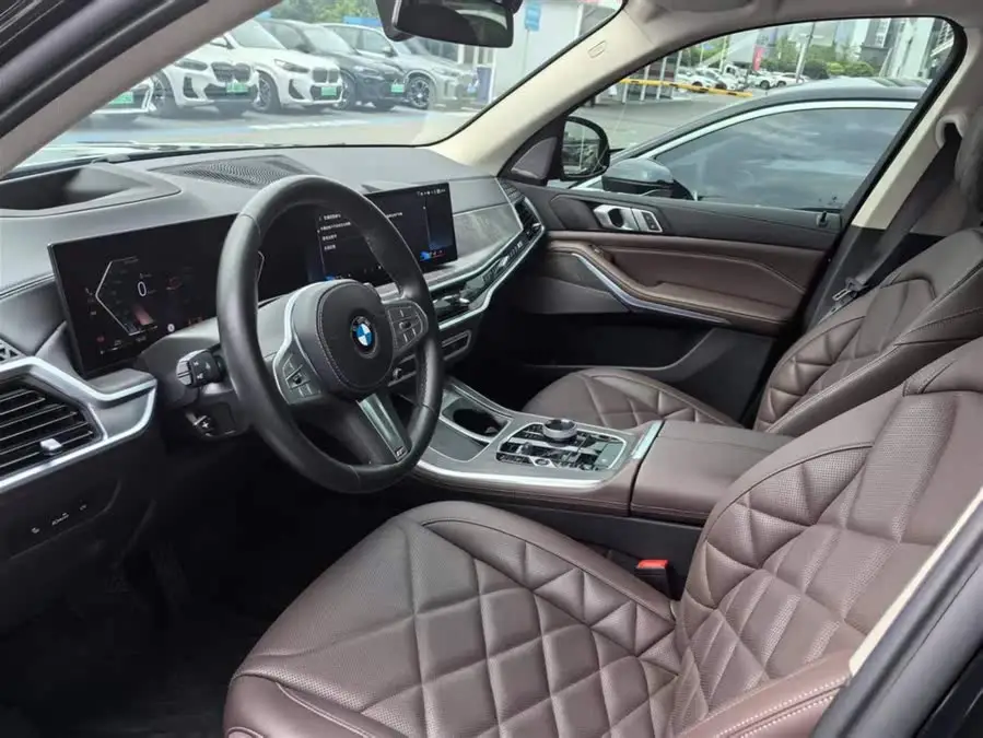 BMW X5 2023 xDrive 30Li M Sport Black Night Package