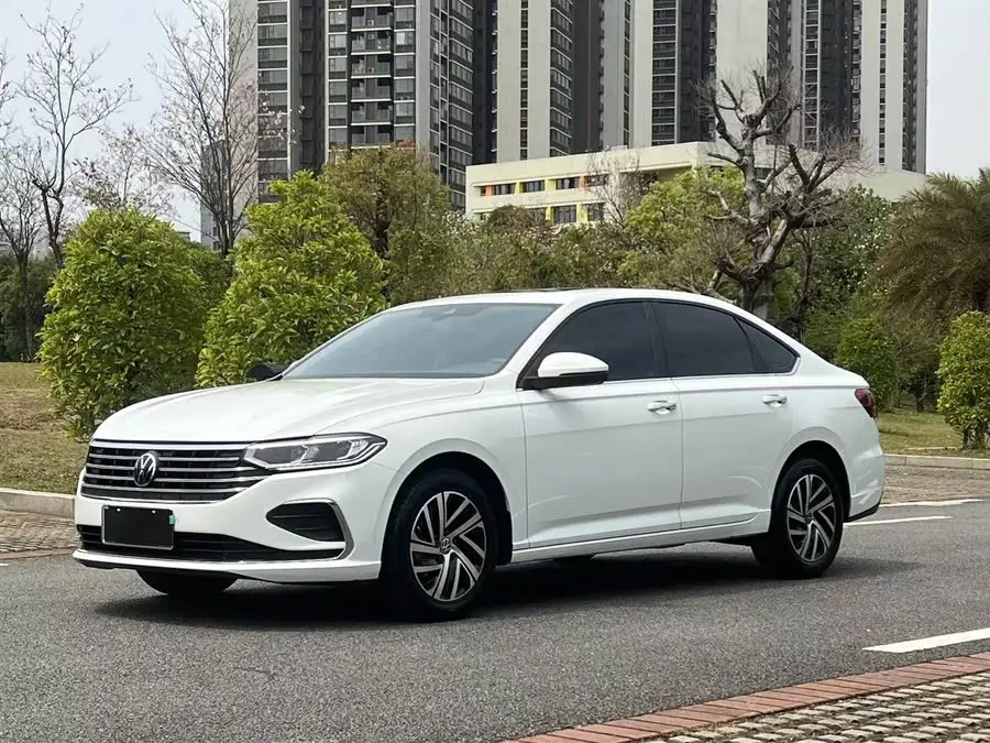 لافيدا 2023 300TSI DSG النسخة الكاملة ذات السماء المرصعة بالنجوم