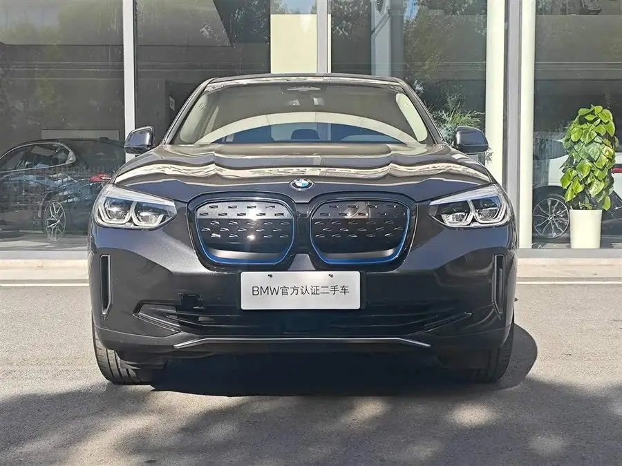 BMW iX3 2021 Leading Model