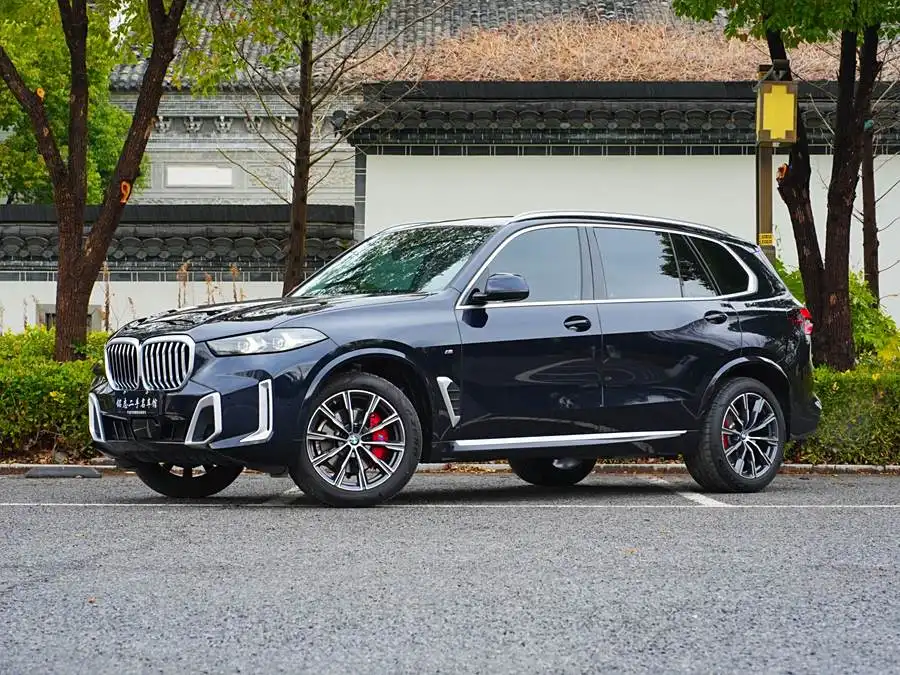 بي إم دبليو X5 2023 xDrive 30Li حزمة M الرياضية