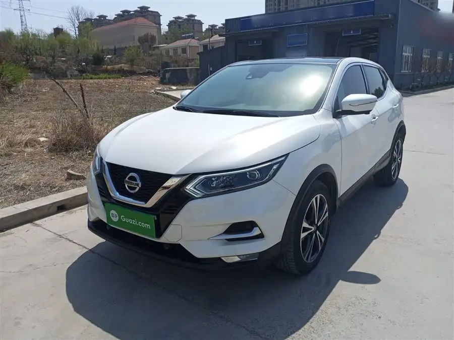 2021 نيسان قاشقاي 2.0 لتر CVT الفاخرة