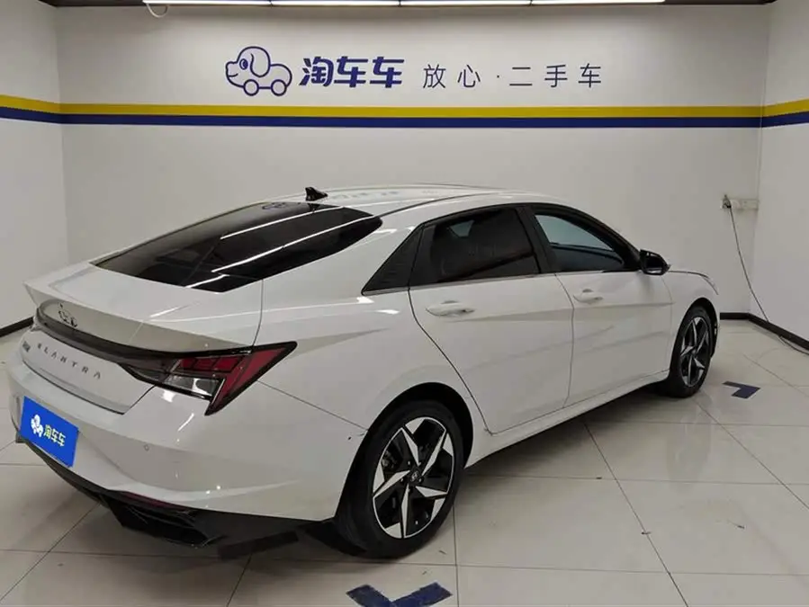 إيلانtra 2022 1.5 لتر CVT LUX البريميوم