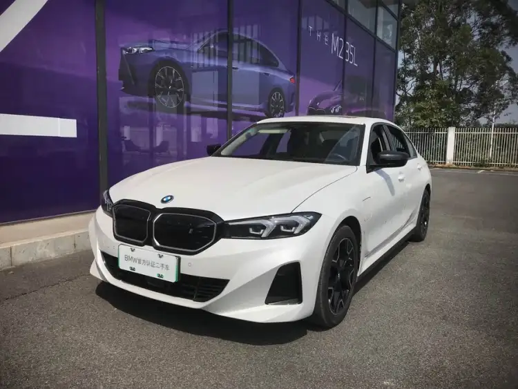 BMW i3 2023 eDrive 40 L Night Package