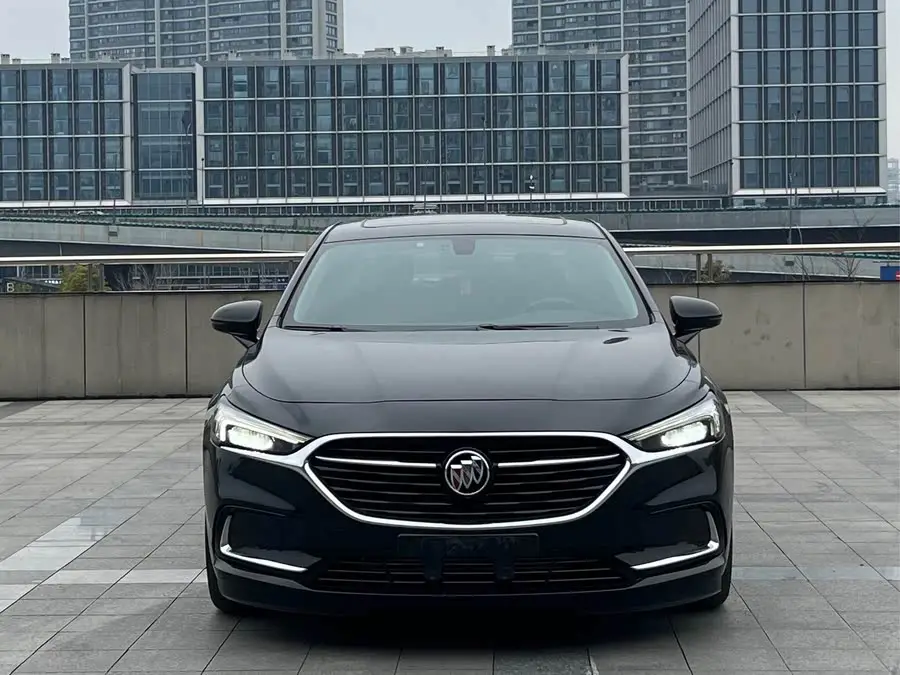 بيوك لاكروس 2022 652T الفاخرة