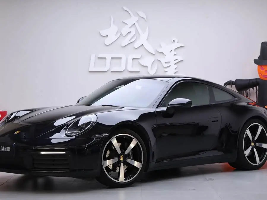 بورش 911 2023 كاريرا 3.0T