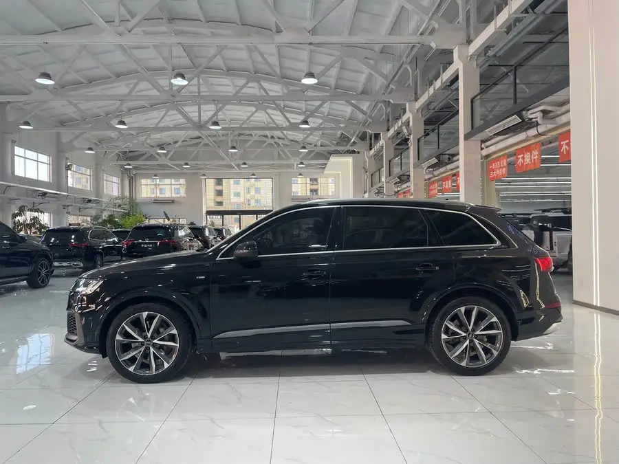 Audi Q7 2022 55 TFSI quattro S line