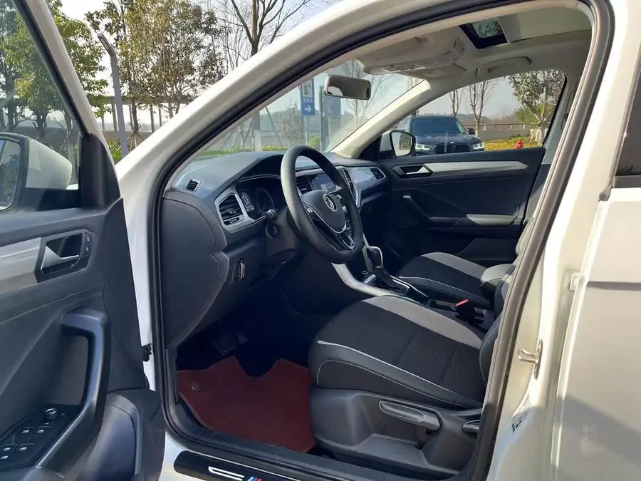 T-ROC 2022 Model 280 TSI DSG Two-Wheel Drive Elite PLUS