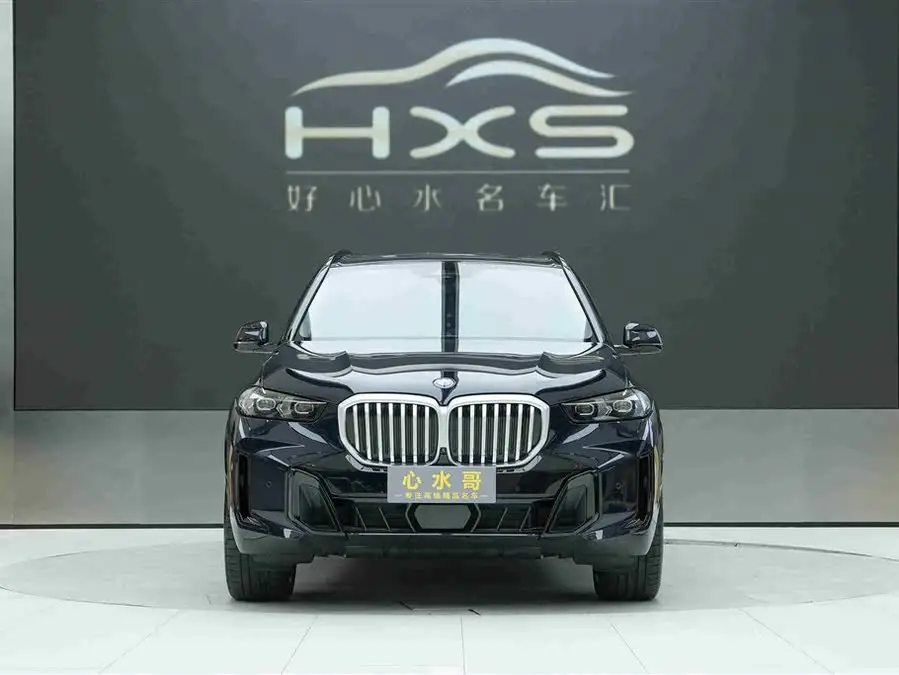 بي إم دبليو X5 2023 xDrive 30Li حزمة رياضية M الليلية