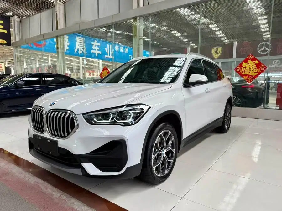 بي إم دبليو X1 2022 sDrive25Li الطراز الرائد