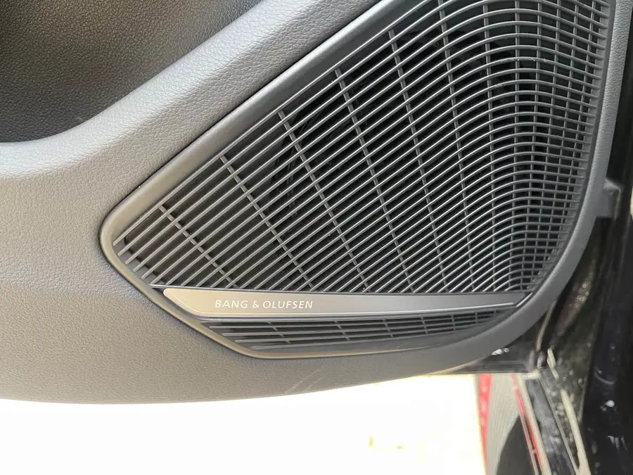 أودي RS 4 2023 RS4 أفانت إصدار أسود