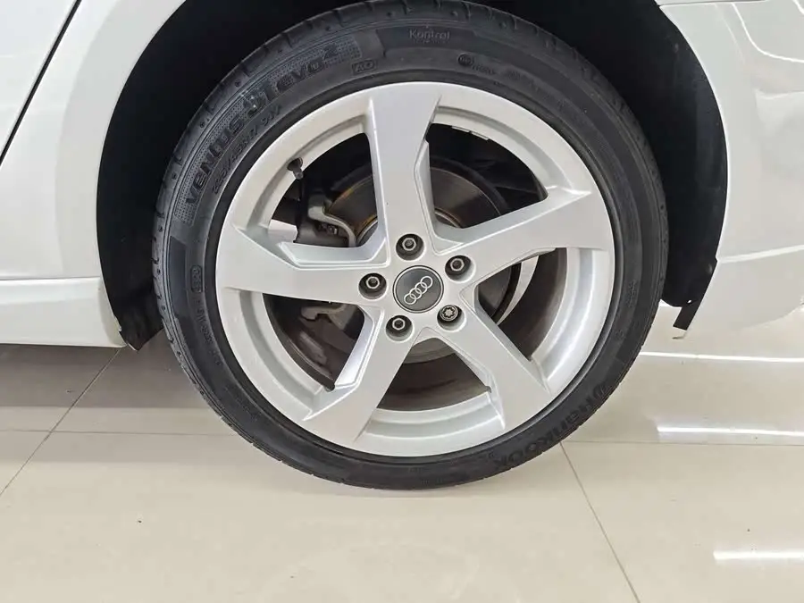 أودي A3 2020 سبورت باك 35 TFSI الطراز الأنيق وطني VI