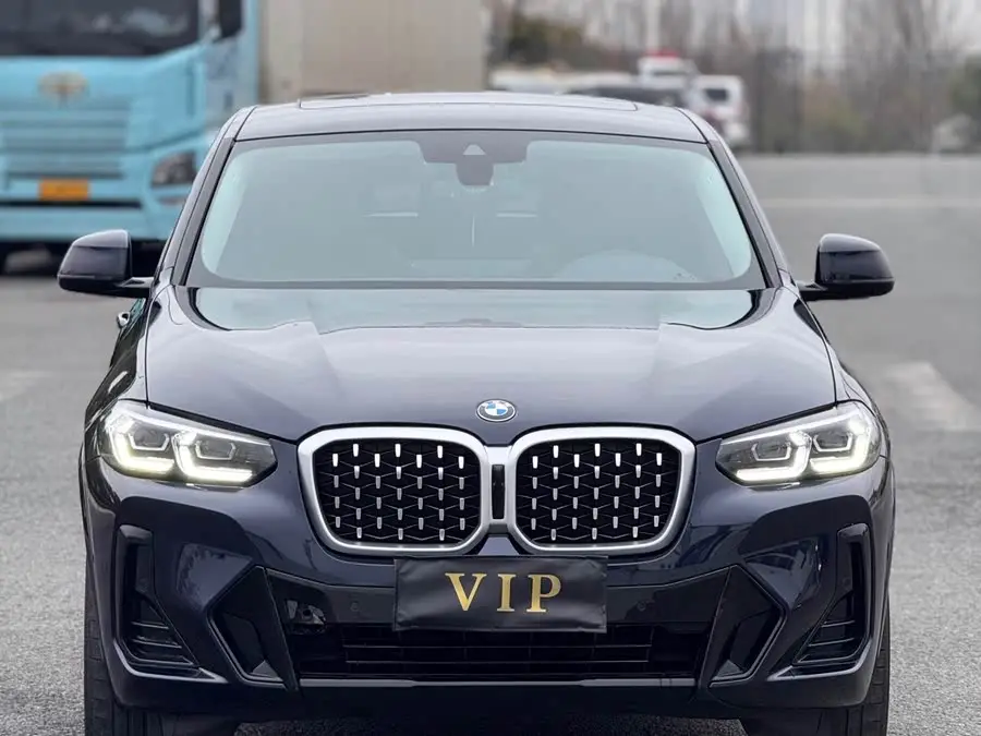 بي إم دبليو X4 2022 xDrive 25i حزمة رياضية M