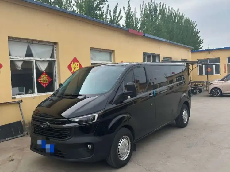 Ford Transit 2023 2.0T Diesel Automatic Commercial Travel Type Medium Wheelbase Low Roof 7/8/9 Seats