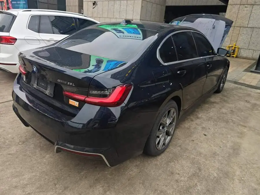 بي إم دبليو i3 2024 eDrive 35 L