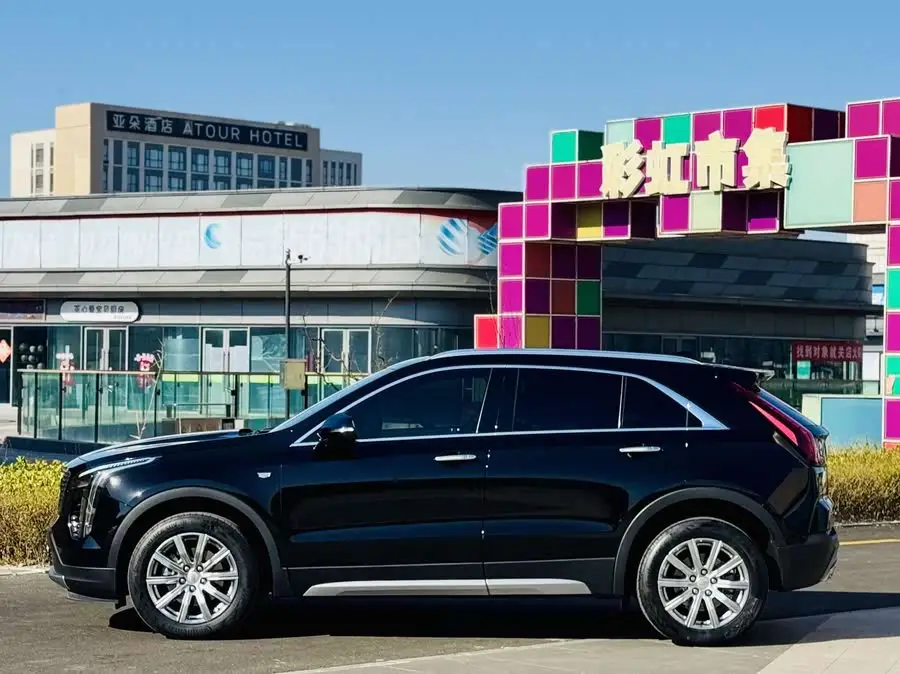 Cadillac XT4 2023 28T Two-Wheel Drive Luxury