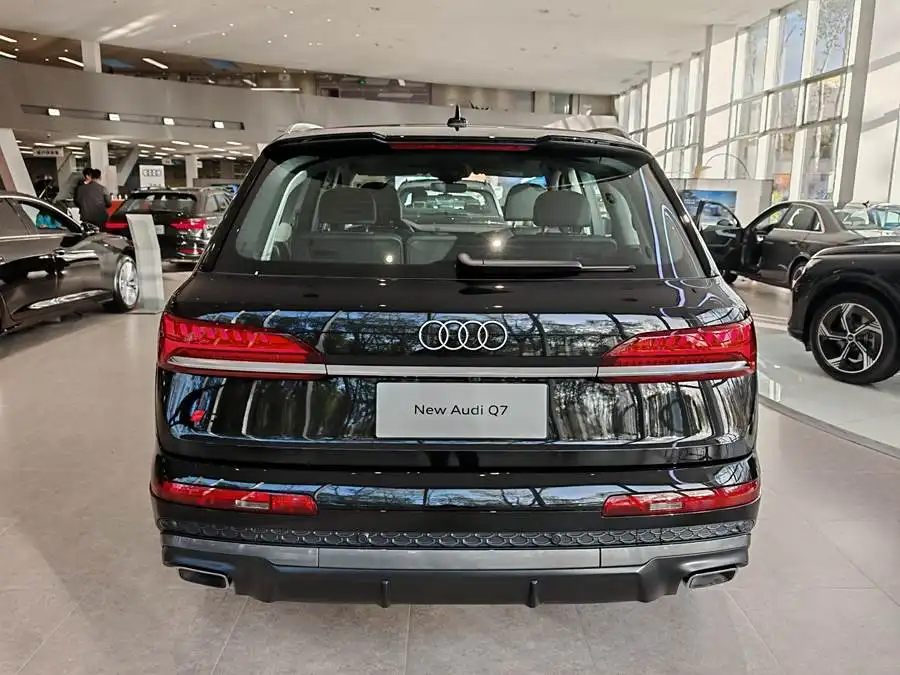 Audi Q7 2024 55 TFSI quattro S line Sport