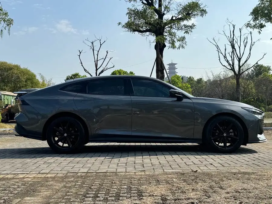 Changan UNI-V 2022 1.5T Premium