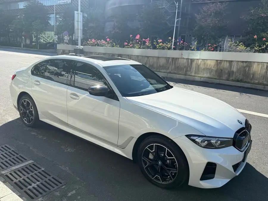 بي إم دبليو i3 2024 eDrive 40 L حزمة الليل