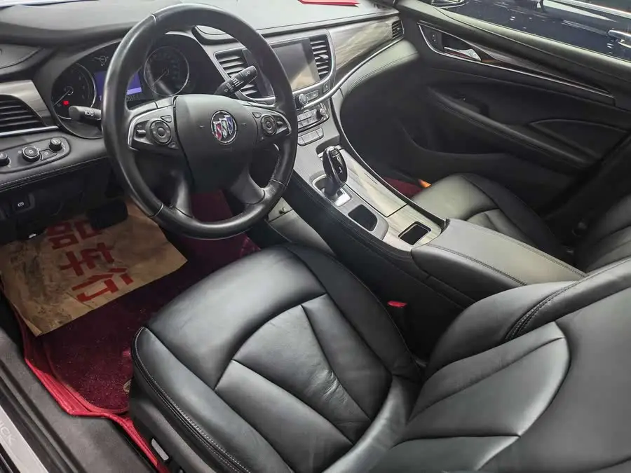 بيوك  GL8 2021 652T الفاخرة