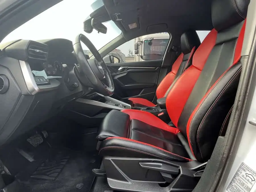 أودي A3 طراز 2021 A3L ليموزين 35 TFSI طراز رياضي متقدم