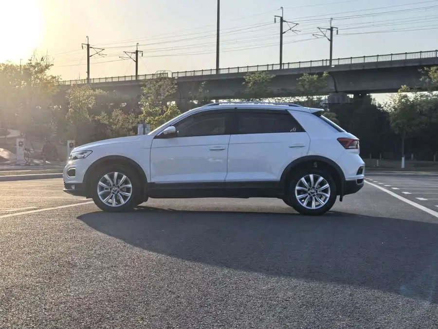 T-ROC 2021 طراز تجديد 280TSI DSG دفع ثنائي إصدار النخبة للاتصال الذكي