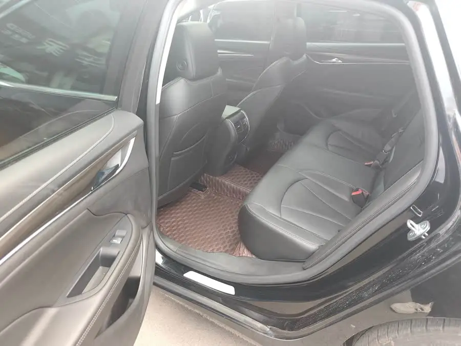 بيوك لاكروس 2022 652T فاخرة