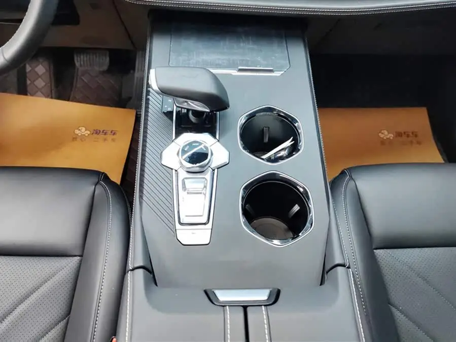 Changan UNI-K 2024 2.0T Two-Wheel Drive Elegant Version