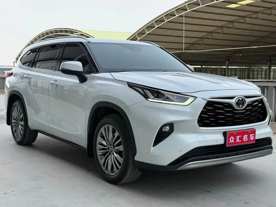 هايلاندر 2022 380T نسخة بريميوم للدفع الرباعي 7 مقاعد