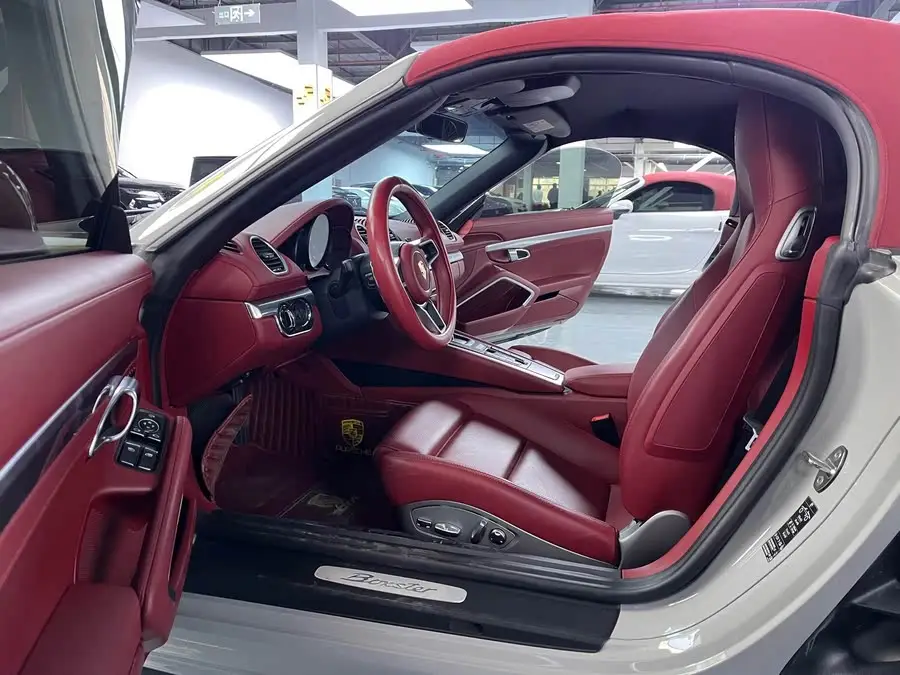 Porsche 718 2022 Model Boxster 2.0T