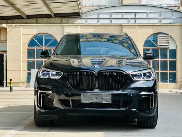 BMW X5 2022 xDrive 40Li M Sport Package